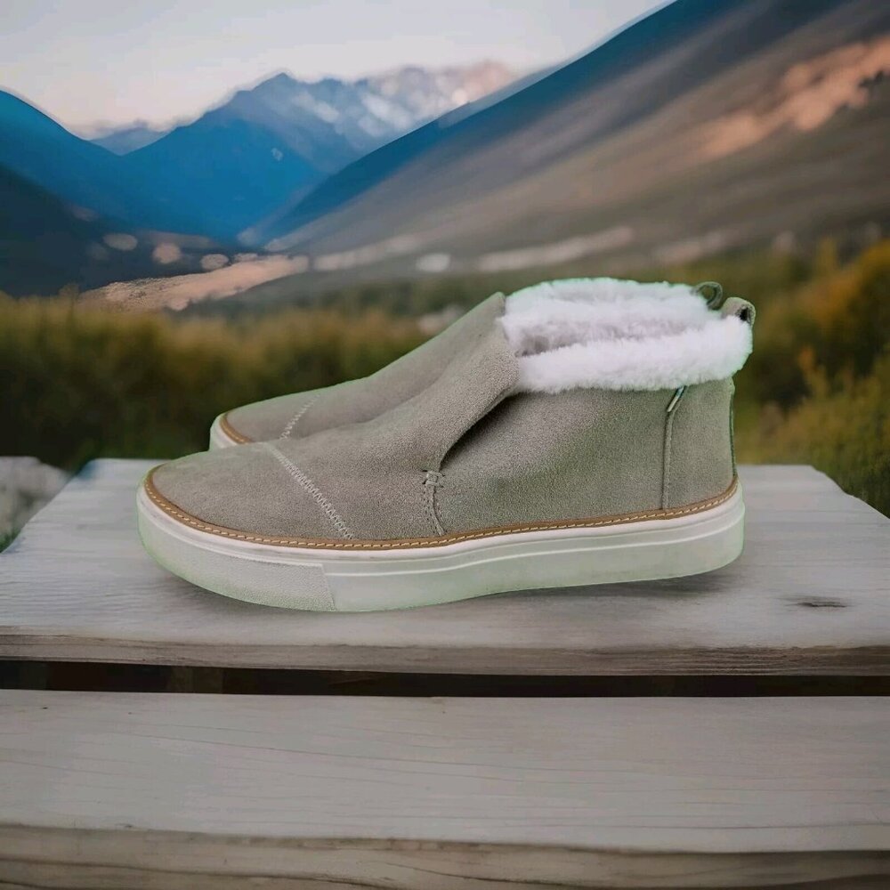 ✅Toms PAXTON Grey Suede Faux Fur Lined Ankle Shoes Women's Size 8 Sneakers/boots